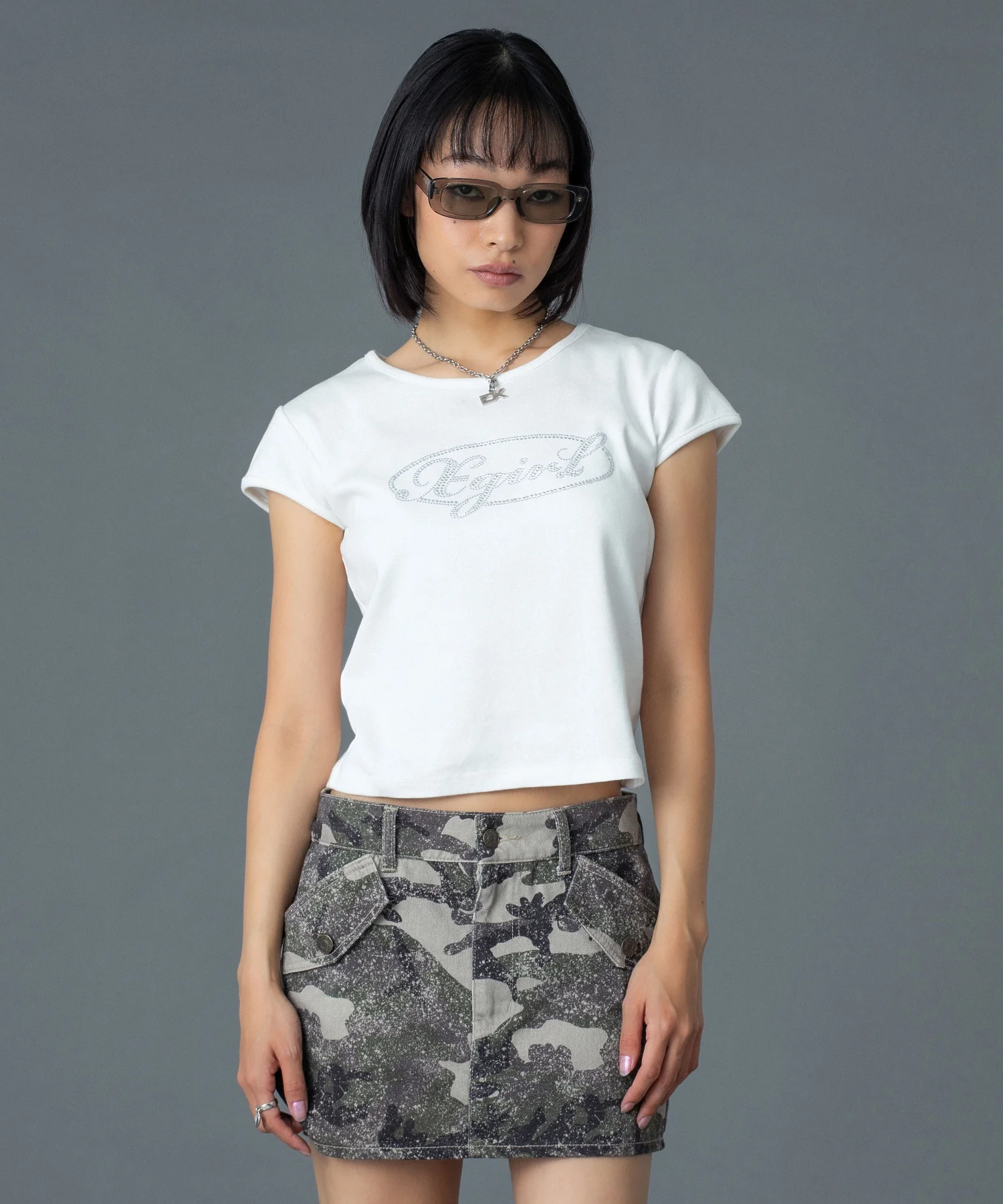 RHINESTONE OVAL CURSIVE LOGO S/S BABY TEE - Image 14
