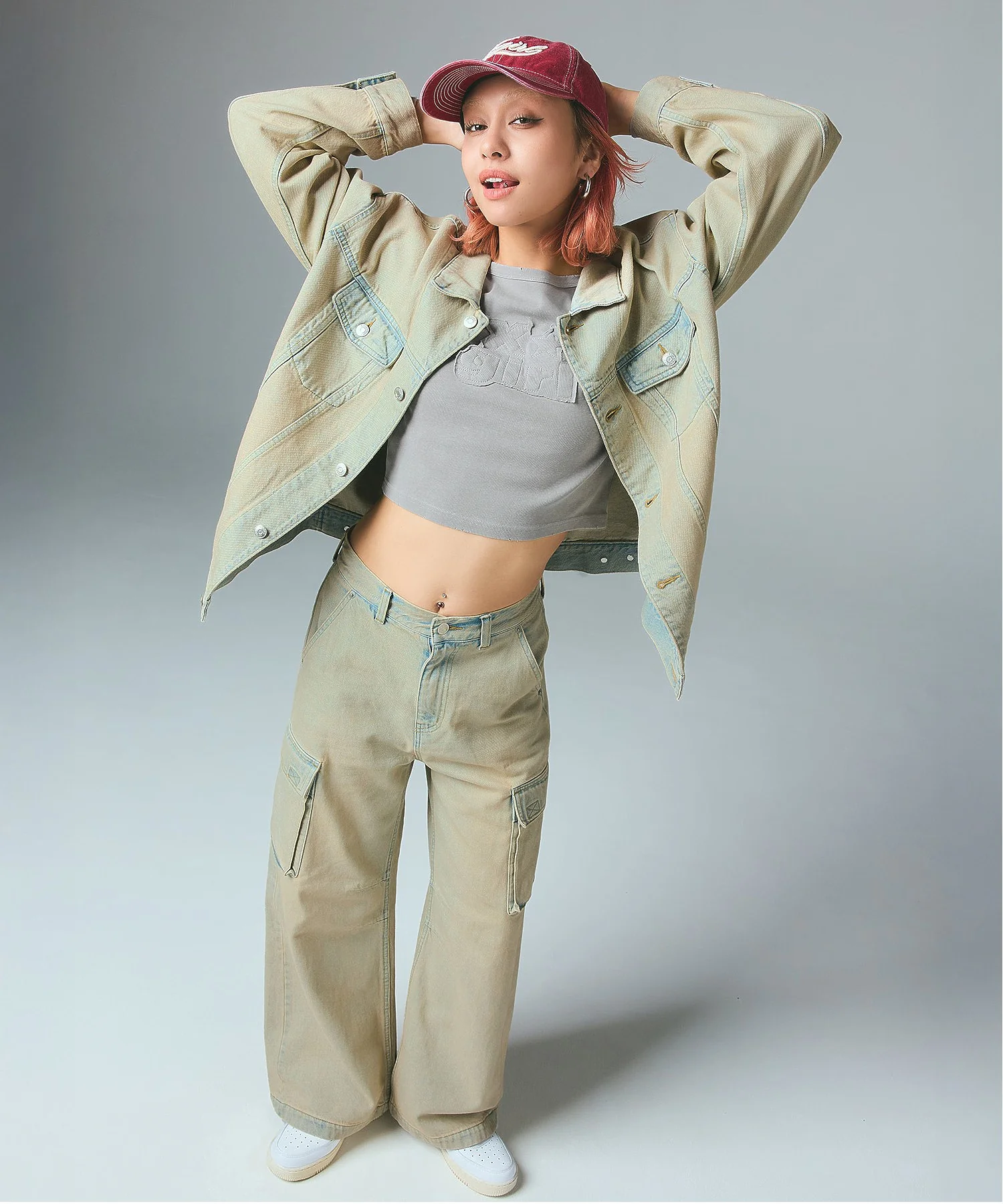 CURSIVE LOGO DENIM CARGO PANTS - Image 15