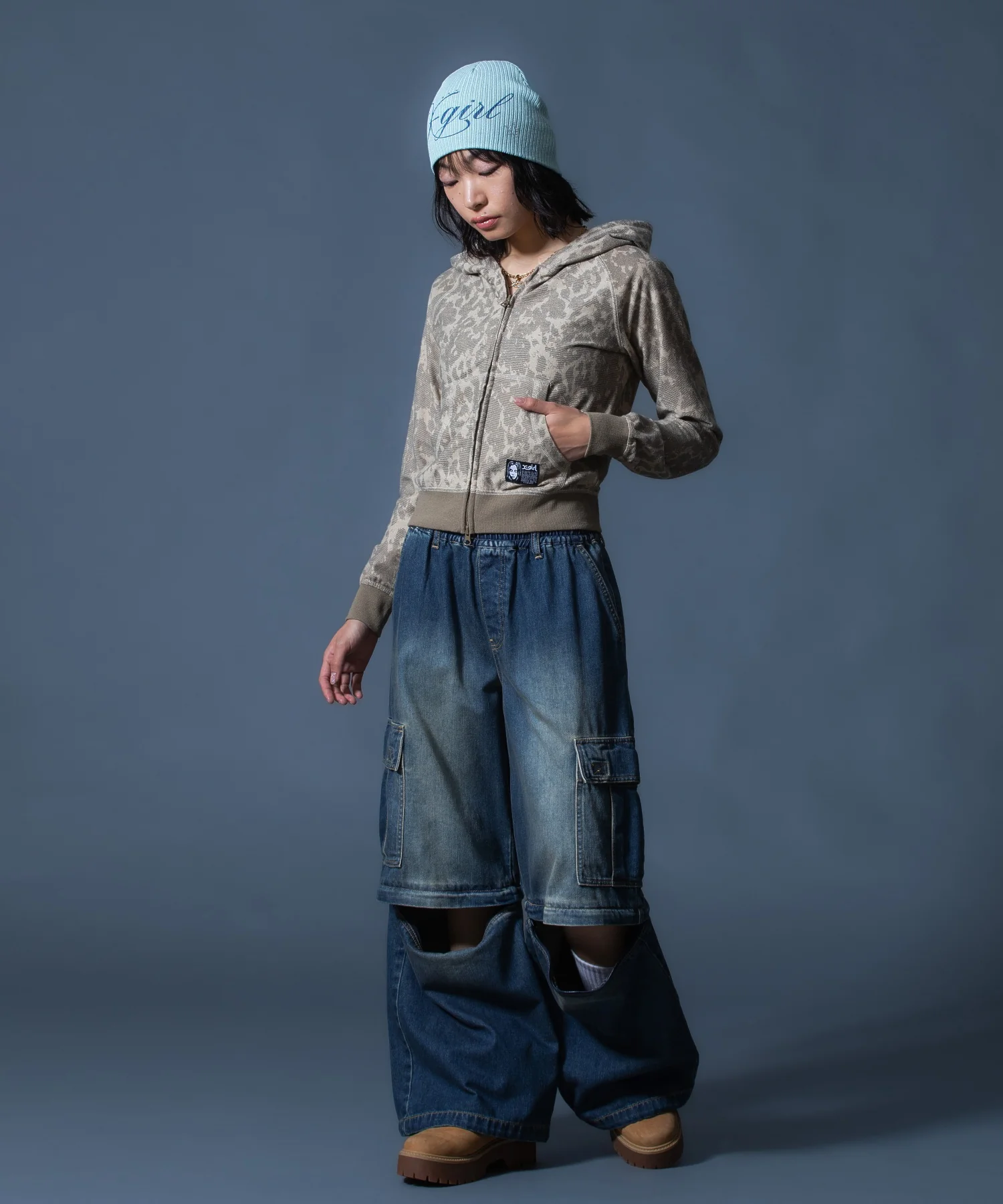 SPRAY LOGO AND STUDDED BEANIE - Image 43