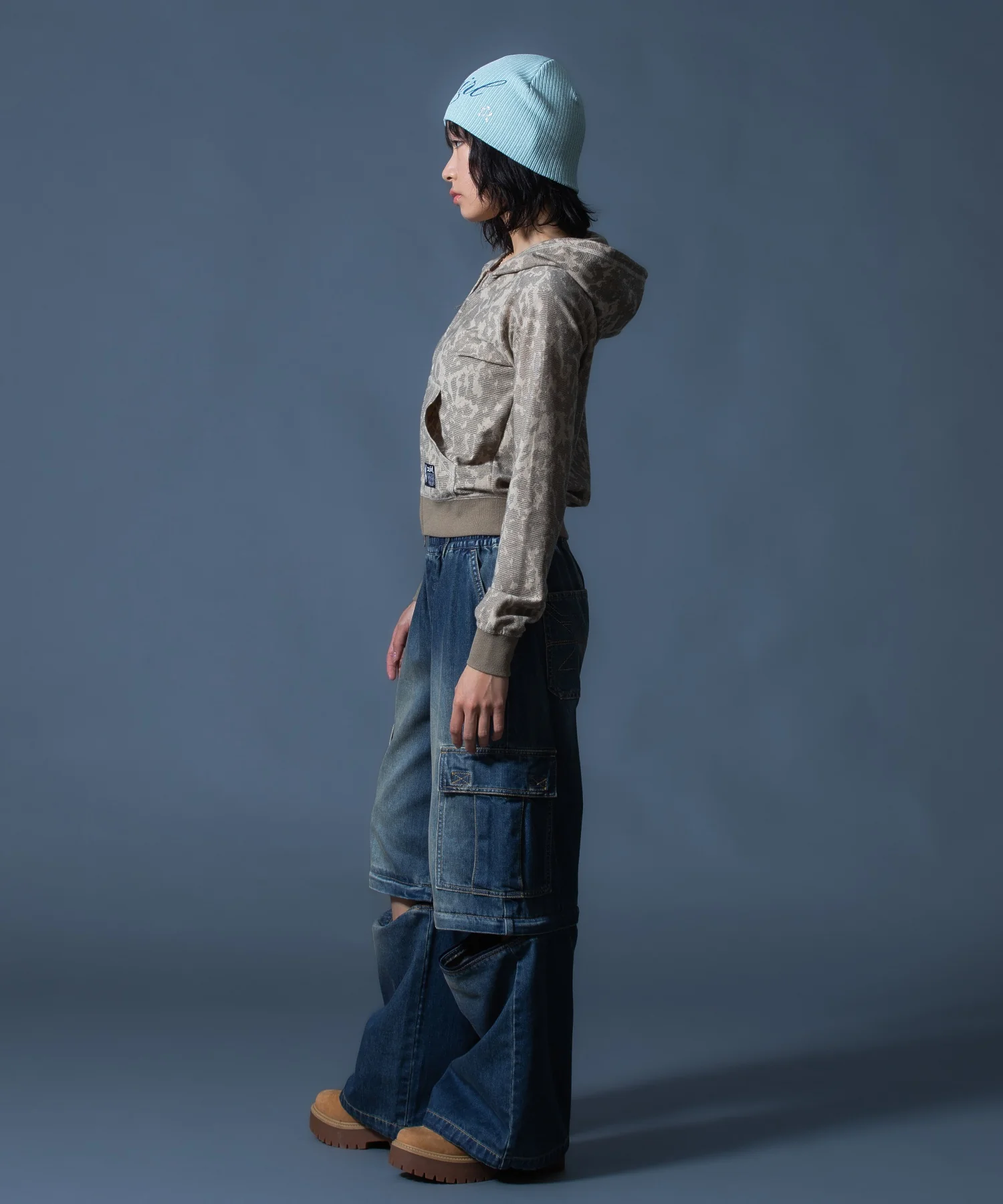 SPRAY LOGO AND STUDDED BEANIE - Image 46