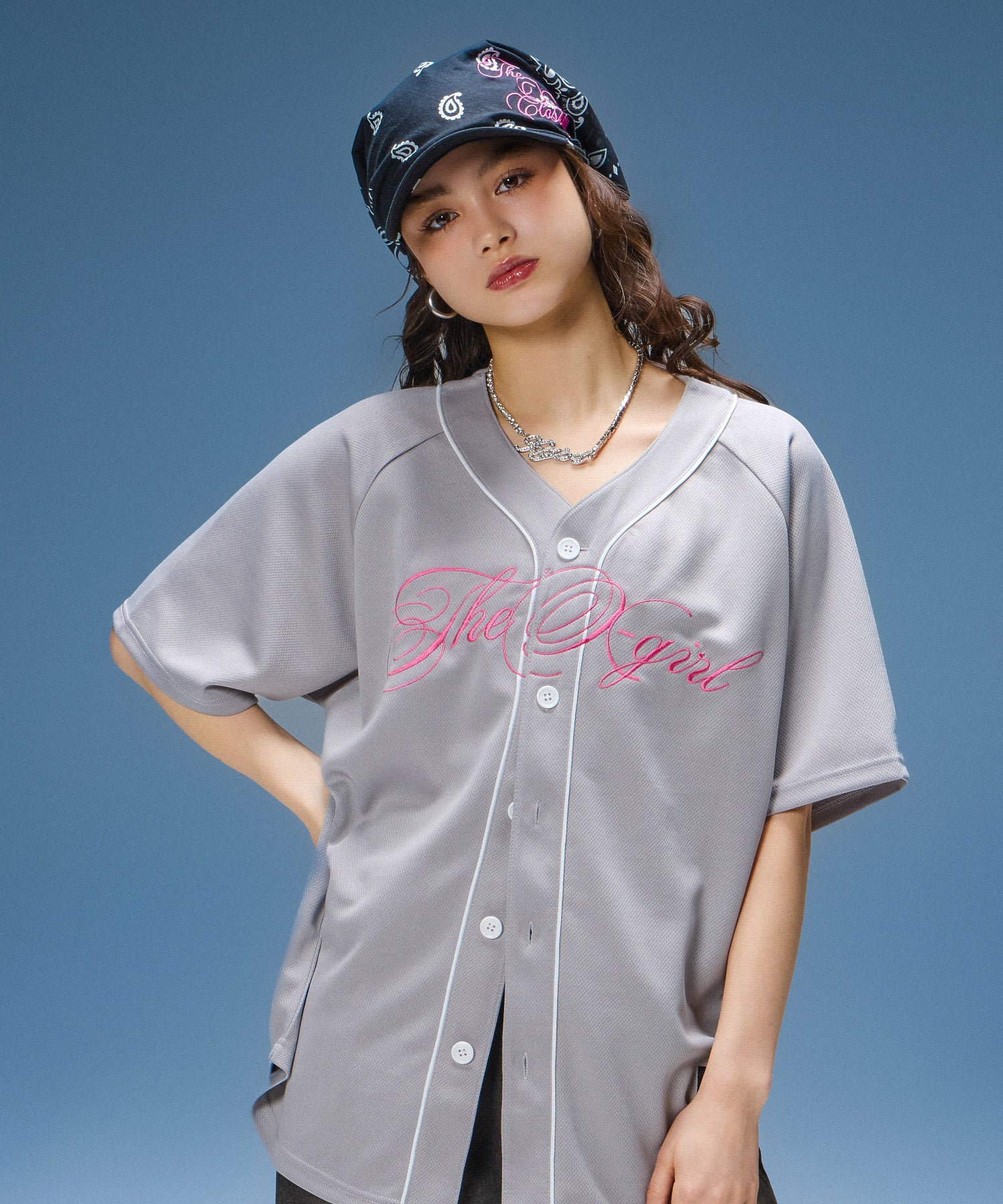 RHINESTONE CURSIVE LOGO NECKLACE - Image 8