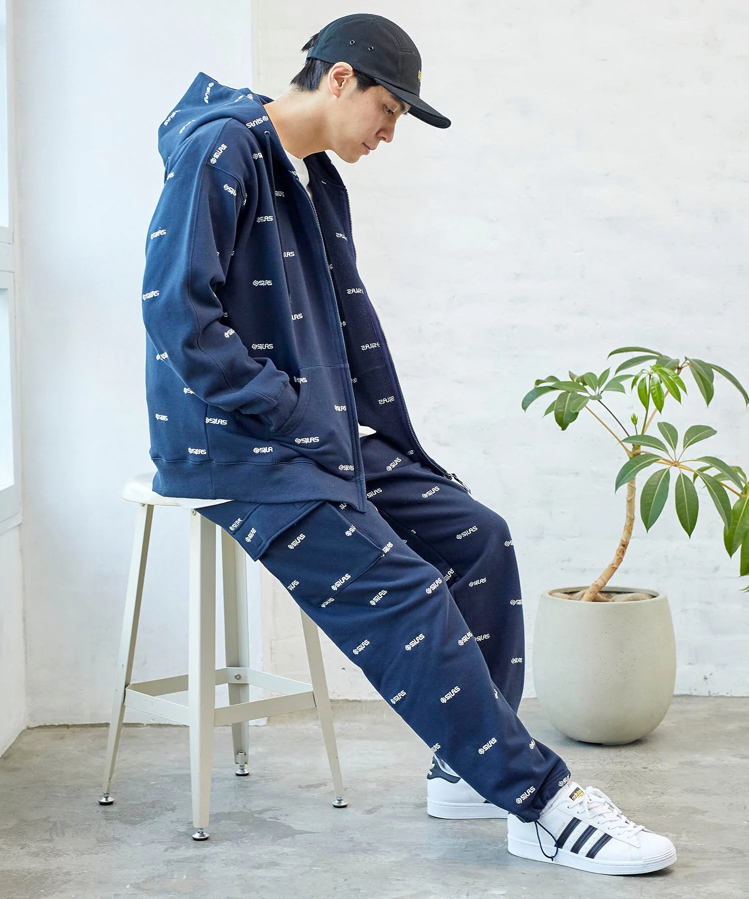 SILAS LOGO EMBORIDERED SWEAT HOODIE - Image 15
