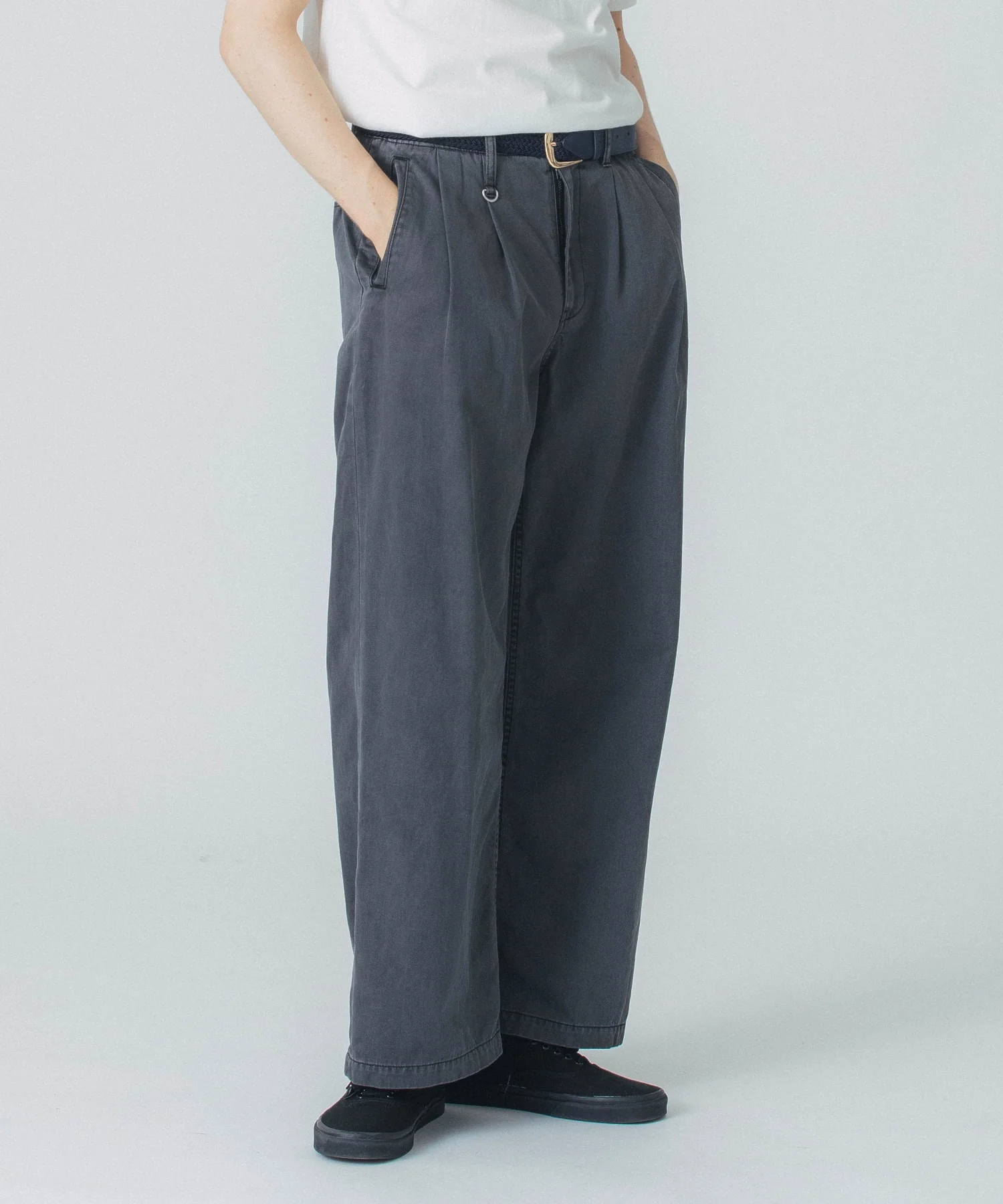 PIGMENT DYED TUCK PANTS - Image 4