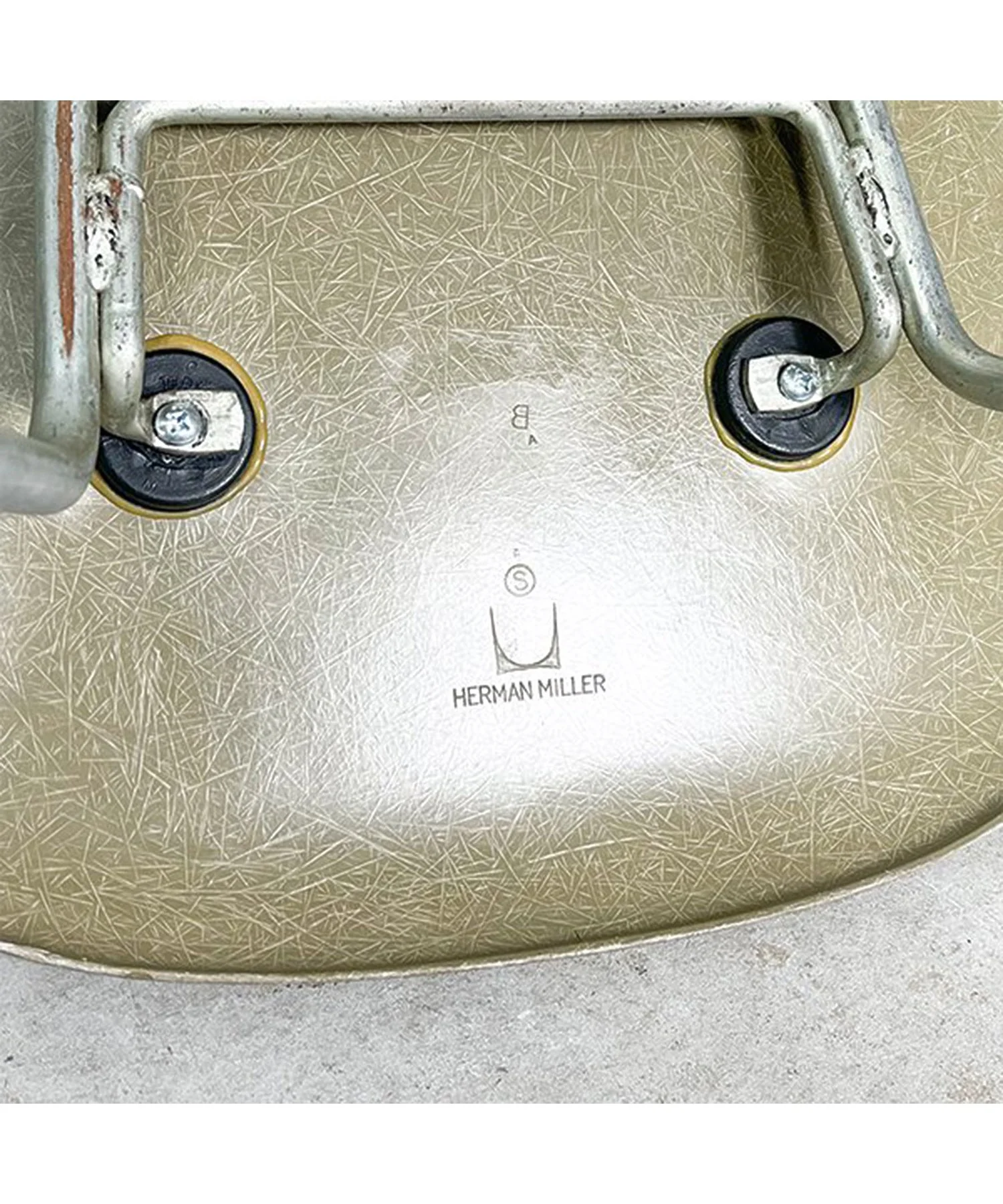 HermanMiller Side Shell / Raw Umber - Image 8