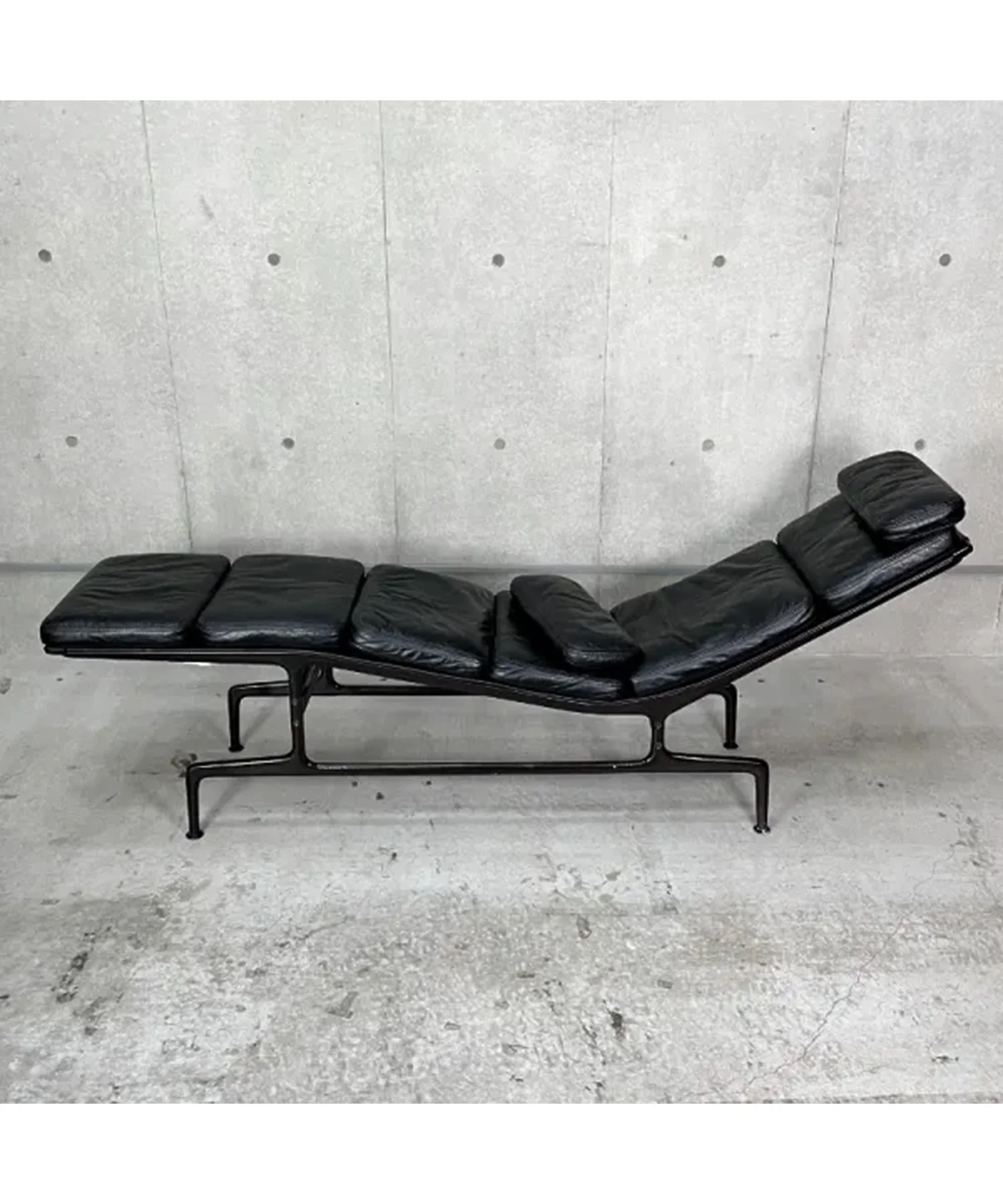 Eames Chaise - Image 2