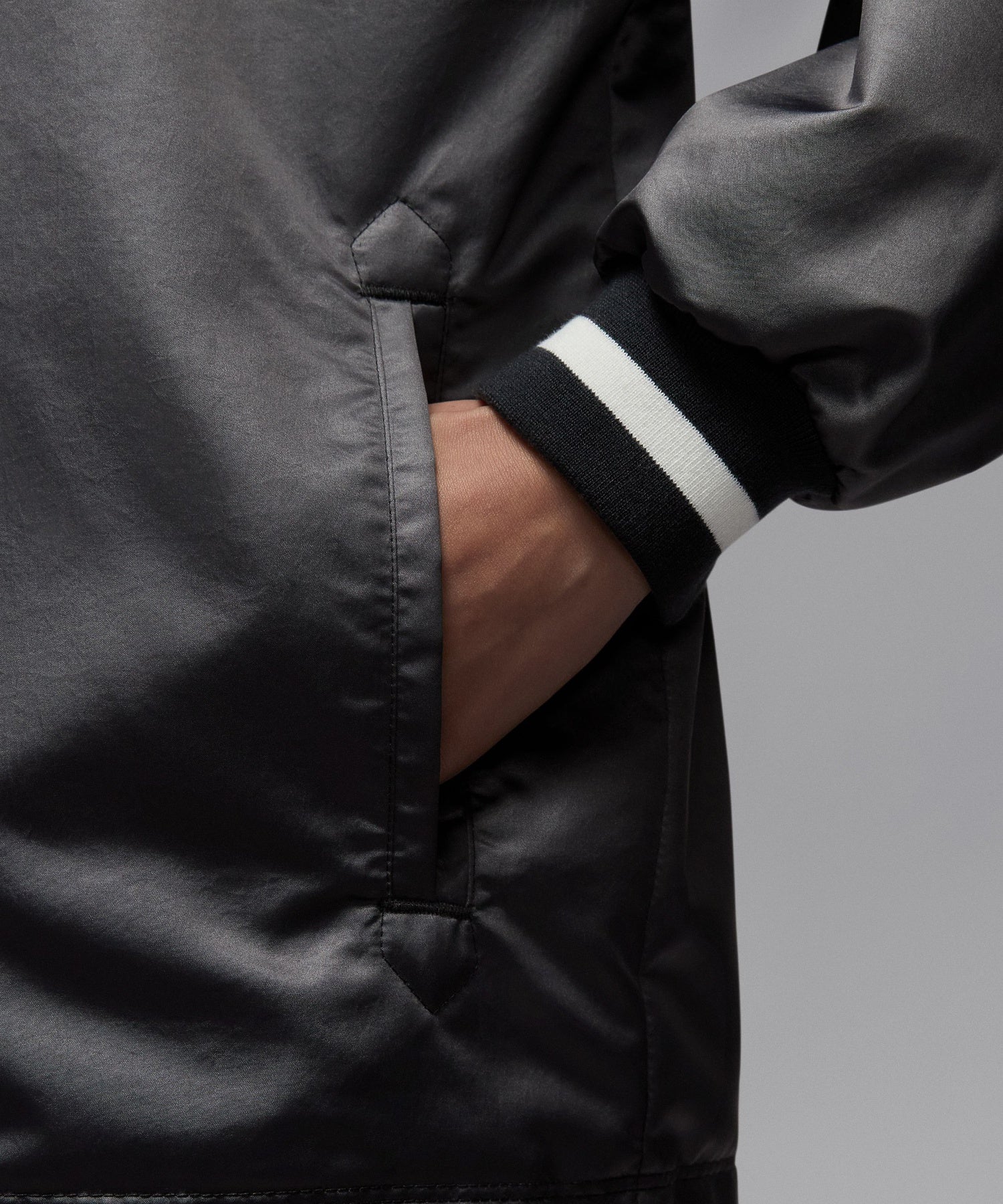 JORDAN BRAND/ジョーダンブランド/WMNS BRK COACH JKT LTWT HJ0088 - Image 11