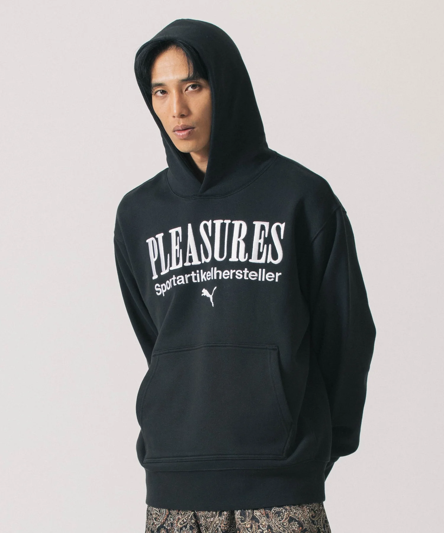 PUMAxPLEASURES /プーマ/GRAPHIC HOODIE/620879 - Image 2