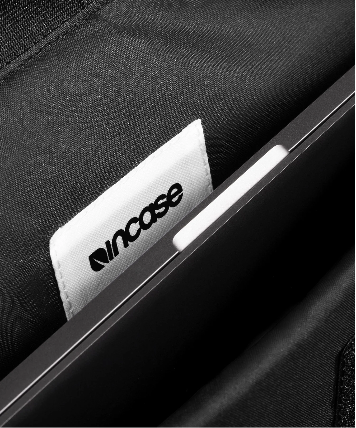 INCO300714-BLK Incase City Market Tote with Cordura  - Black - Image 7