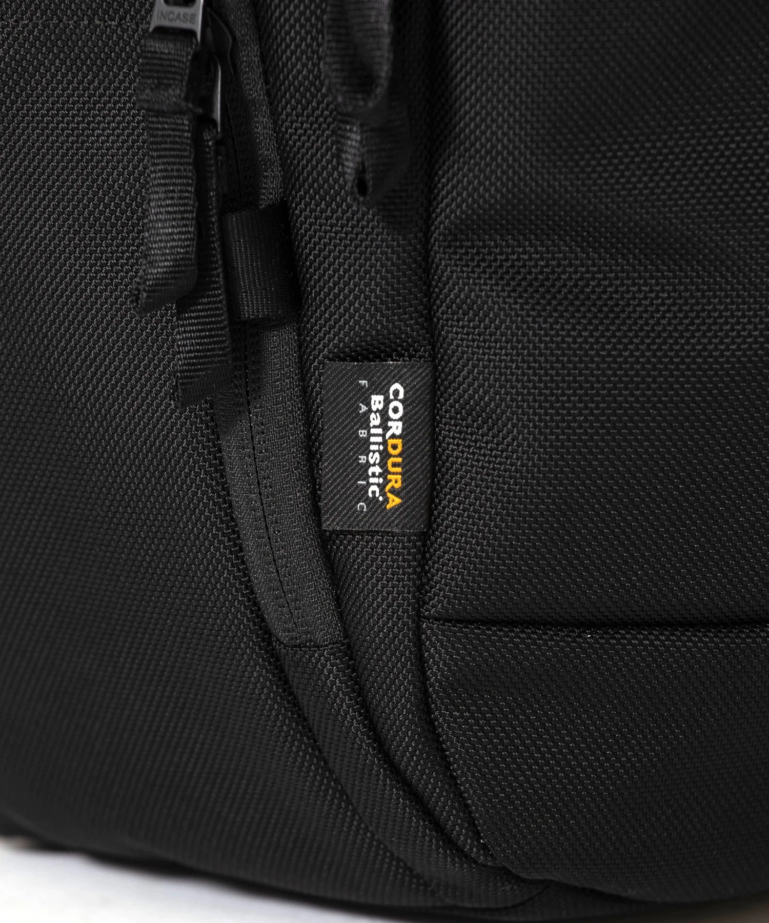 Incase Tracks Backpack 18L-Black - Image 11