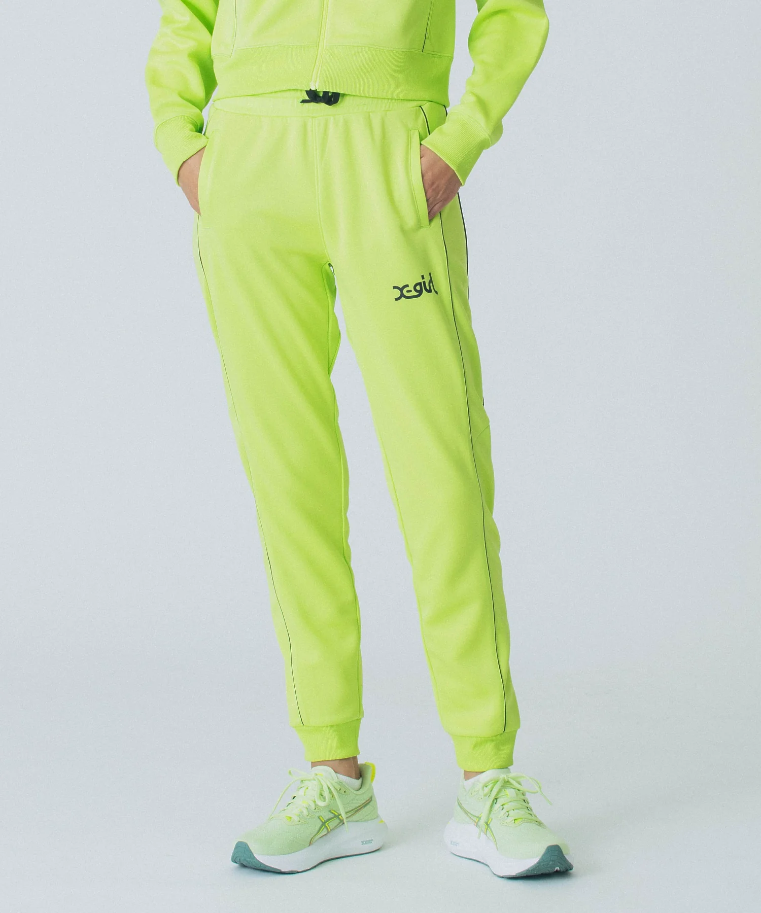 TRACK PANTS