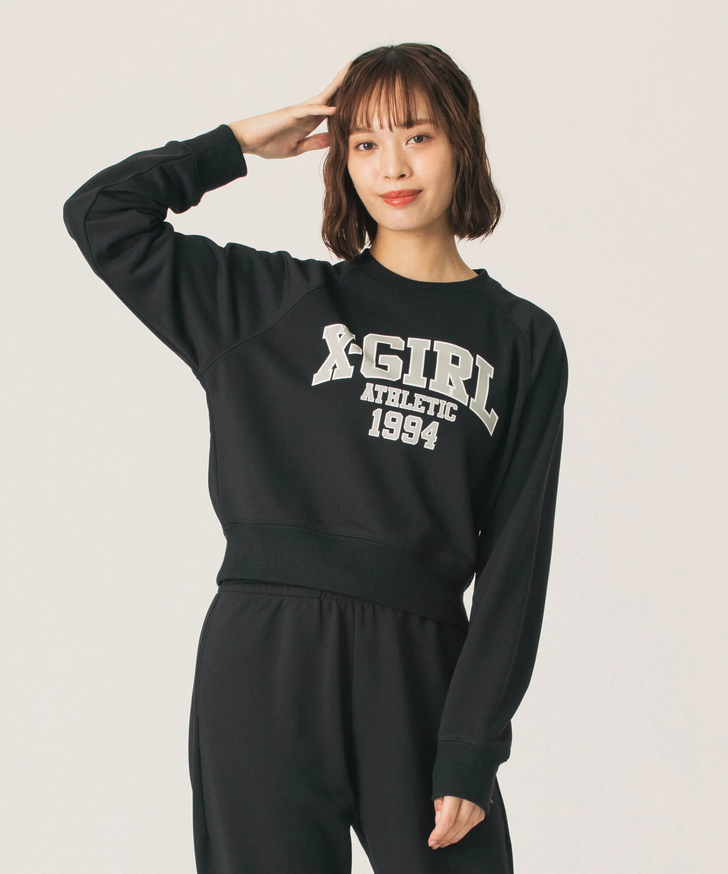 COLLEGE LOGO SHORT CREWNECK SWEATSHIRT - Image 13