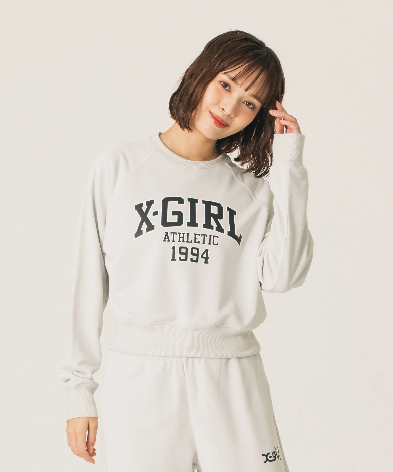 COLLEGE LOGO SHORT CREWNECK SWEATSHIRT - Image 5