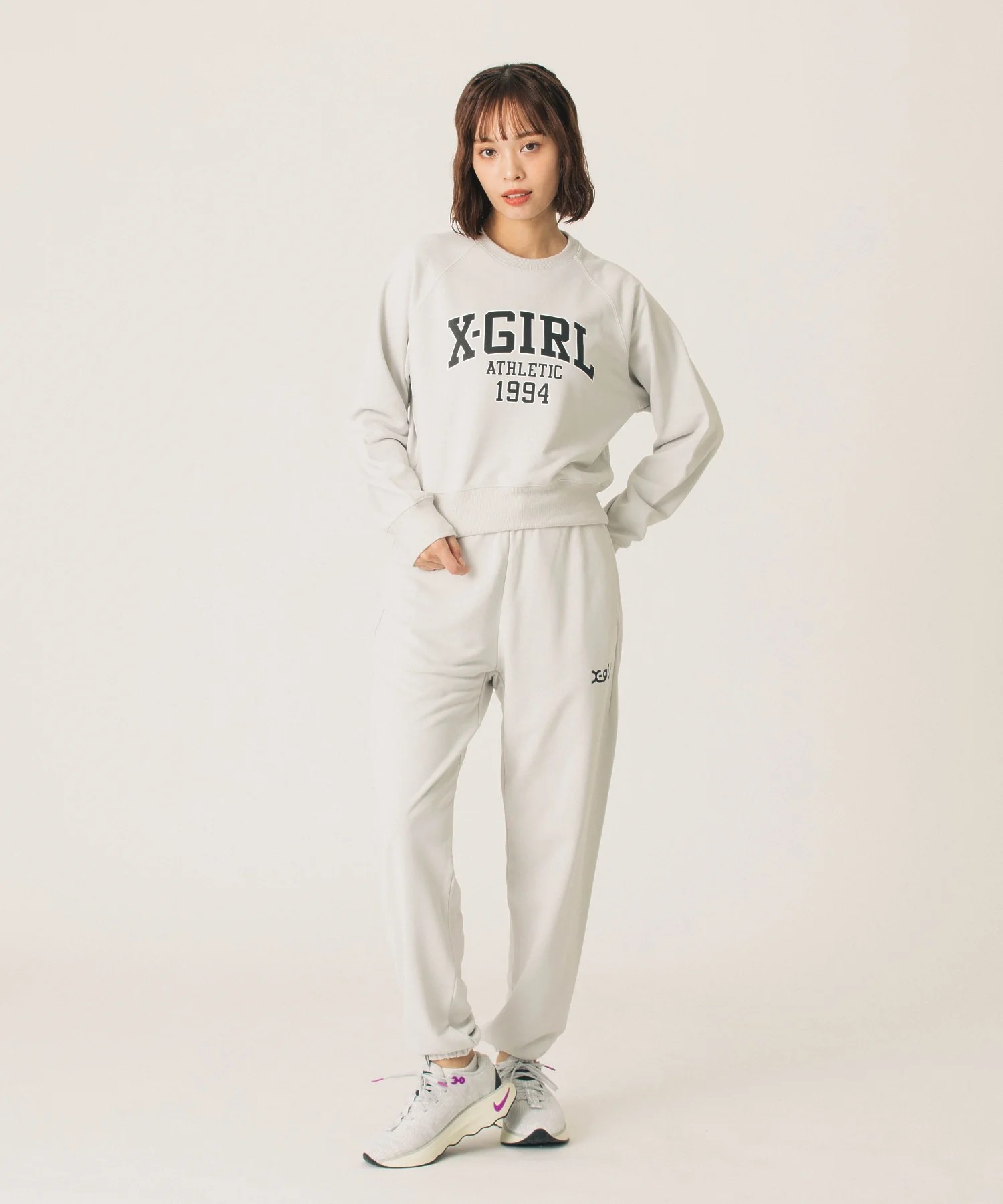 COLLEGE LOGO SHORT CREWNECK SWEATSHIRT - Image 7