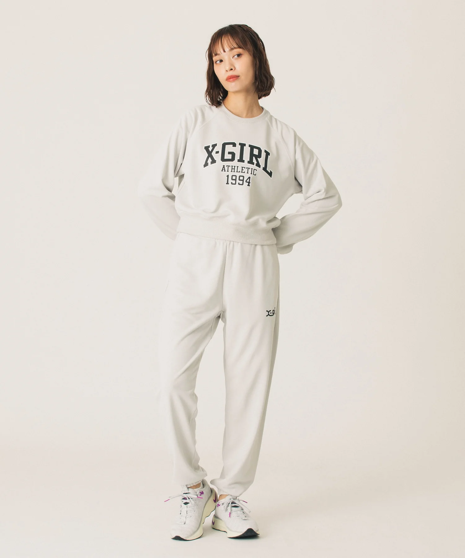 COLLEGE LOGO SHORT CREWNECK SWEATSHIRT - Image 8