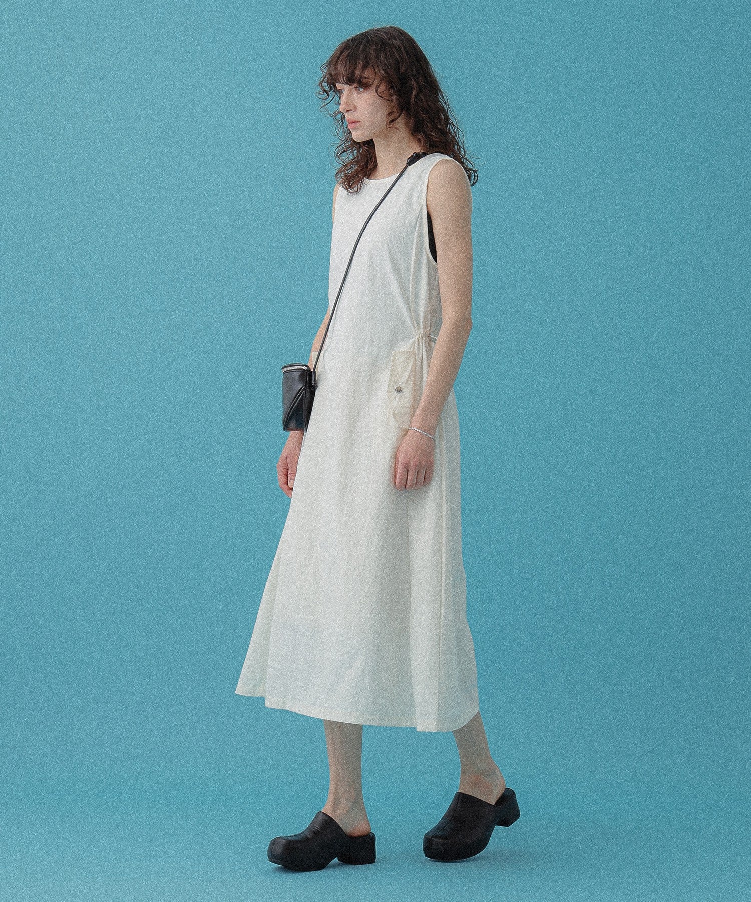 バックオープンタフタワンピース - Image 11