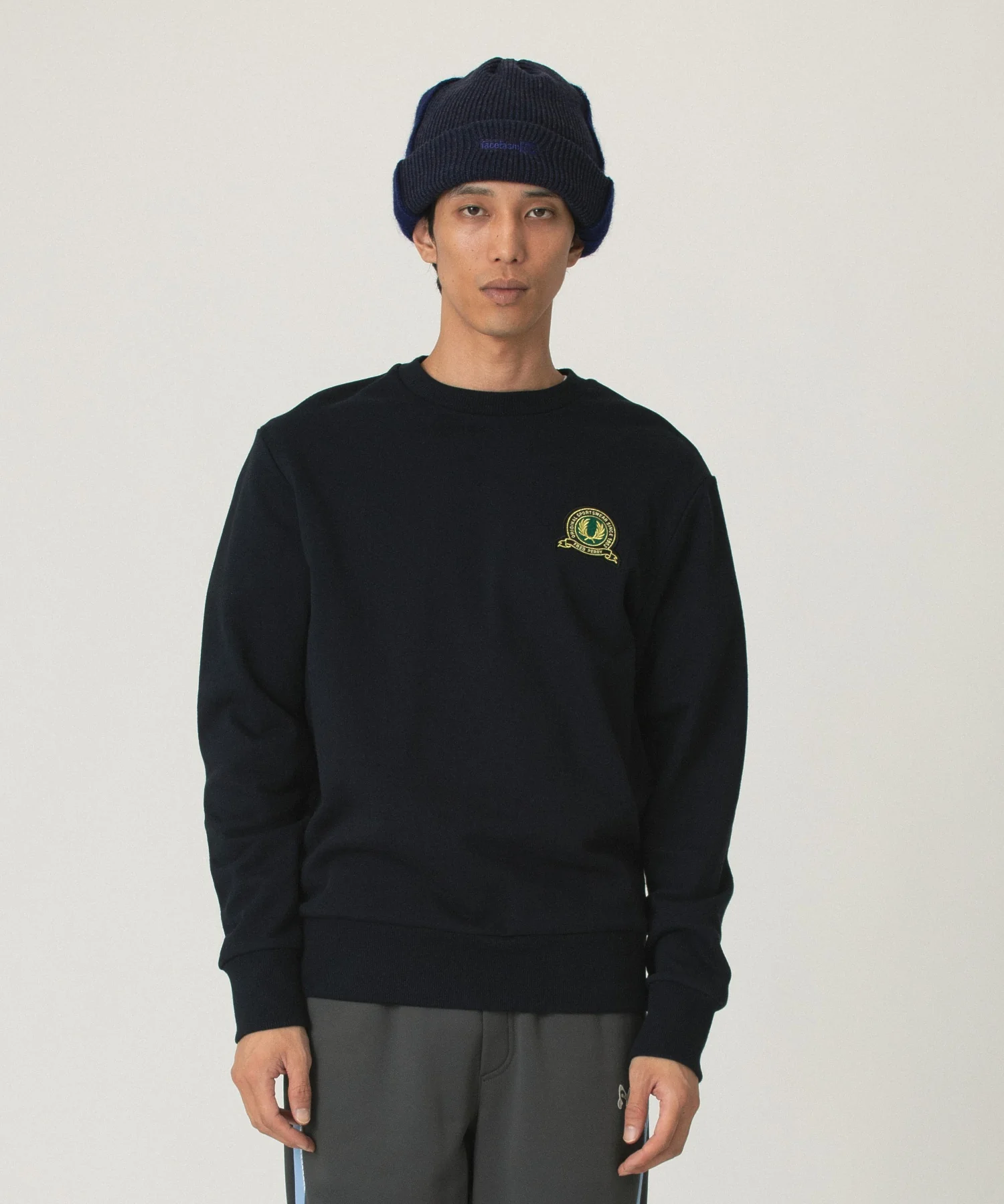 FRED PERRY/フレッドペリー/TENNIS BADGE SWEATSHIRT M1751 - Image 2