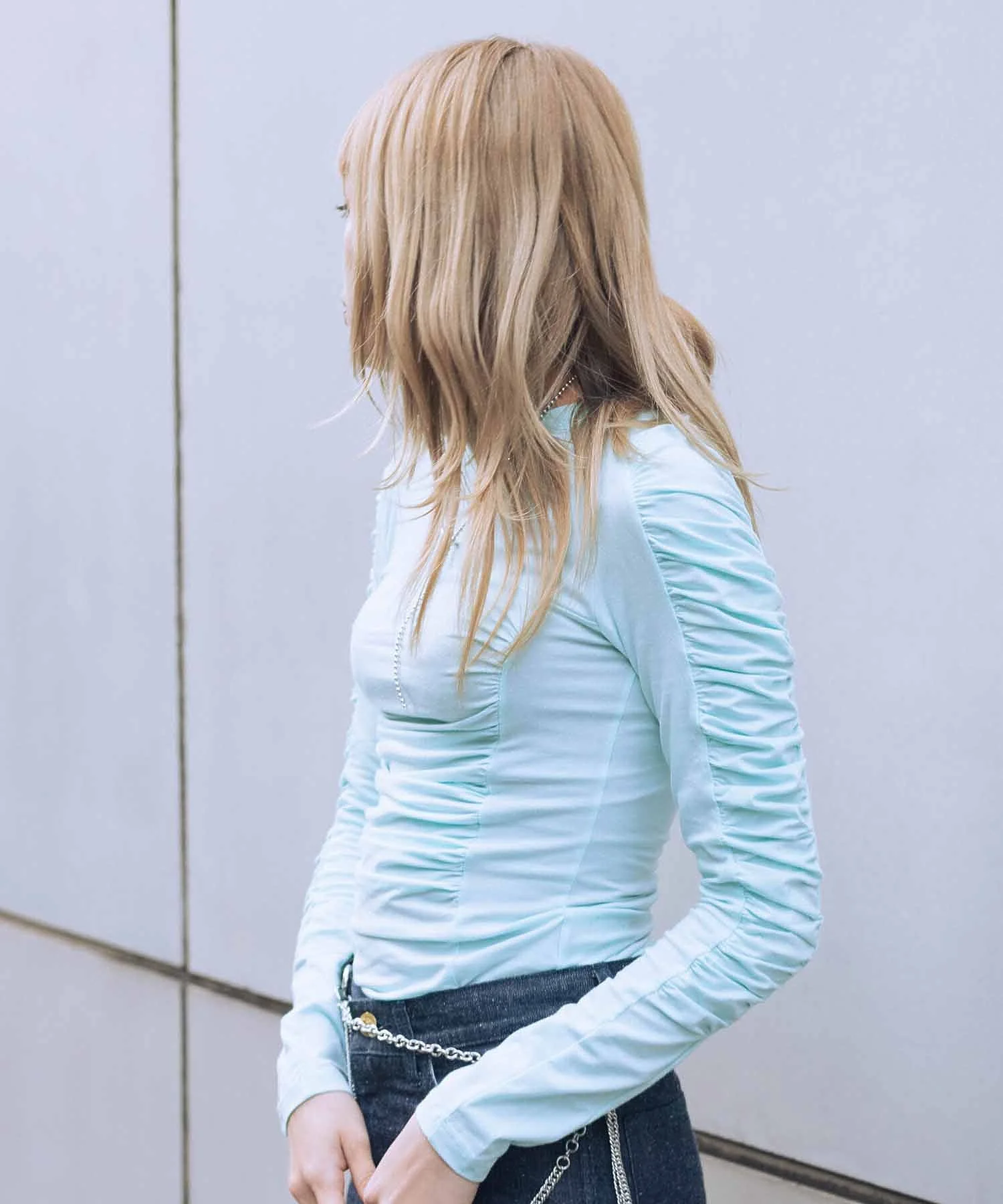 THE OPEN PRODUCT /ザオープンプロダクト/ RUCHED LONG SLEEVE TOP GTO221TS003 - Image 8