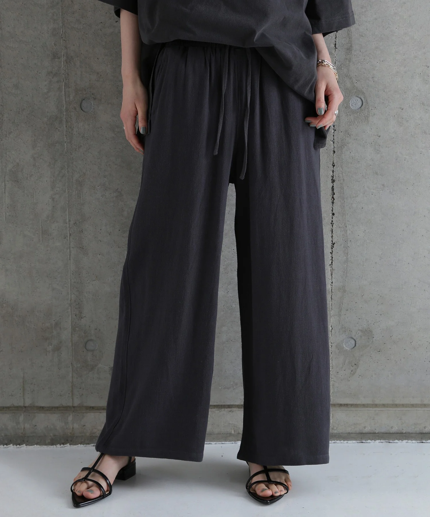 【WEB・一部店舗限定】麻ブレンドワイドパンツ - Image 5