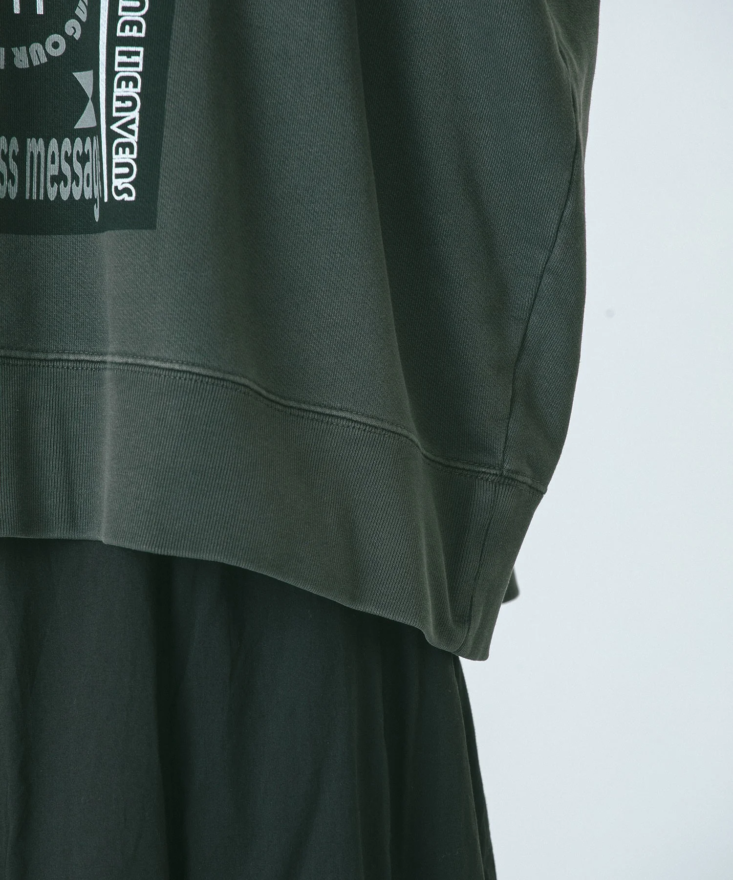 GENE HEAVENS/HALF SLEEVE GRAPHIC SWEAT - Image 8