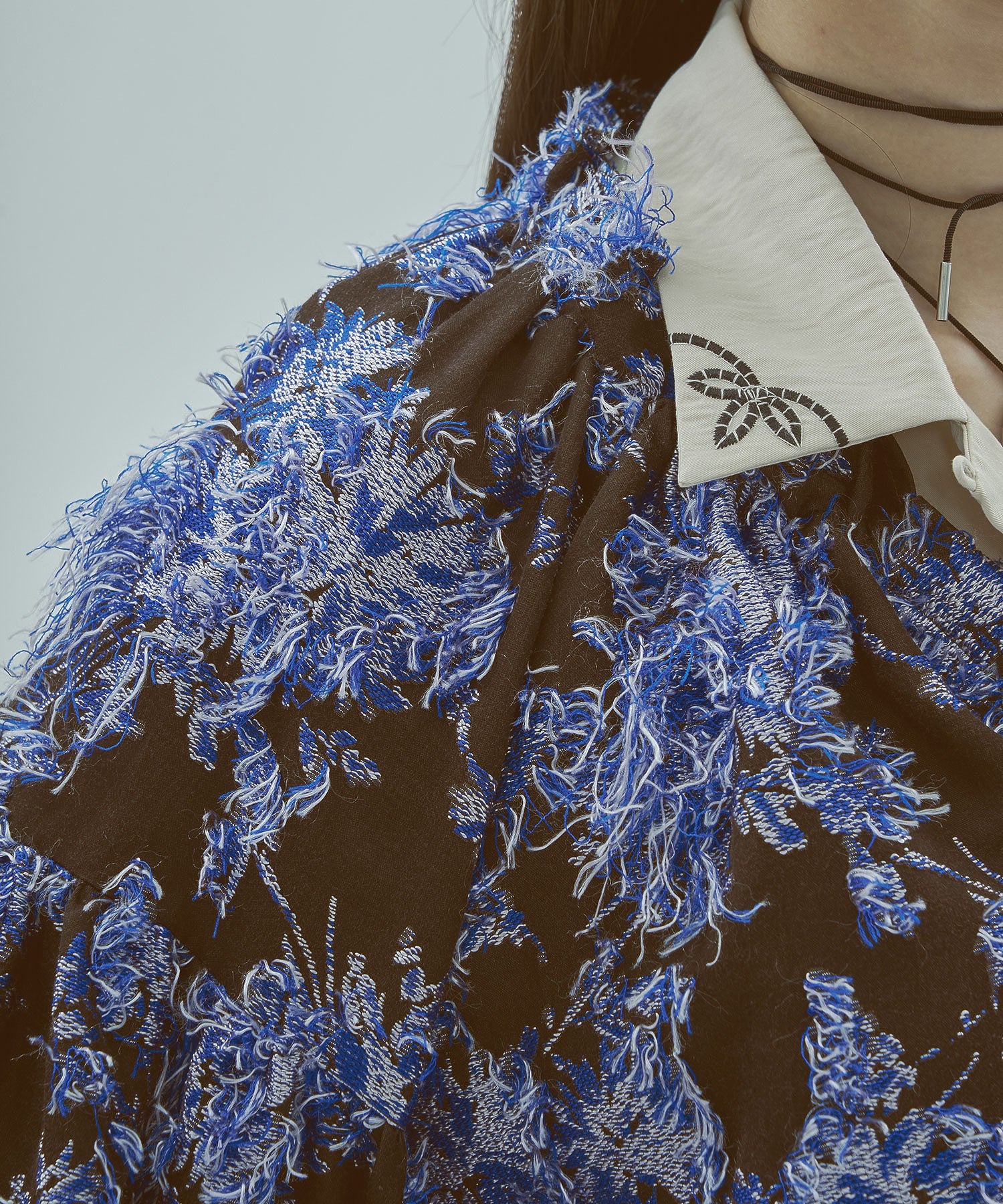 mag.by c/FLOWER JACQUARD BLOUSE - Image 18