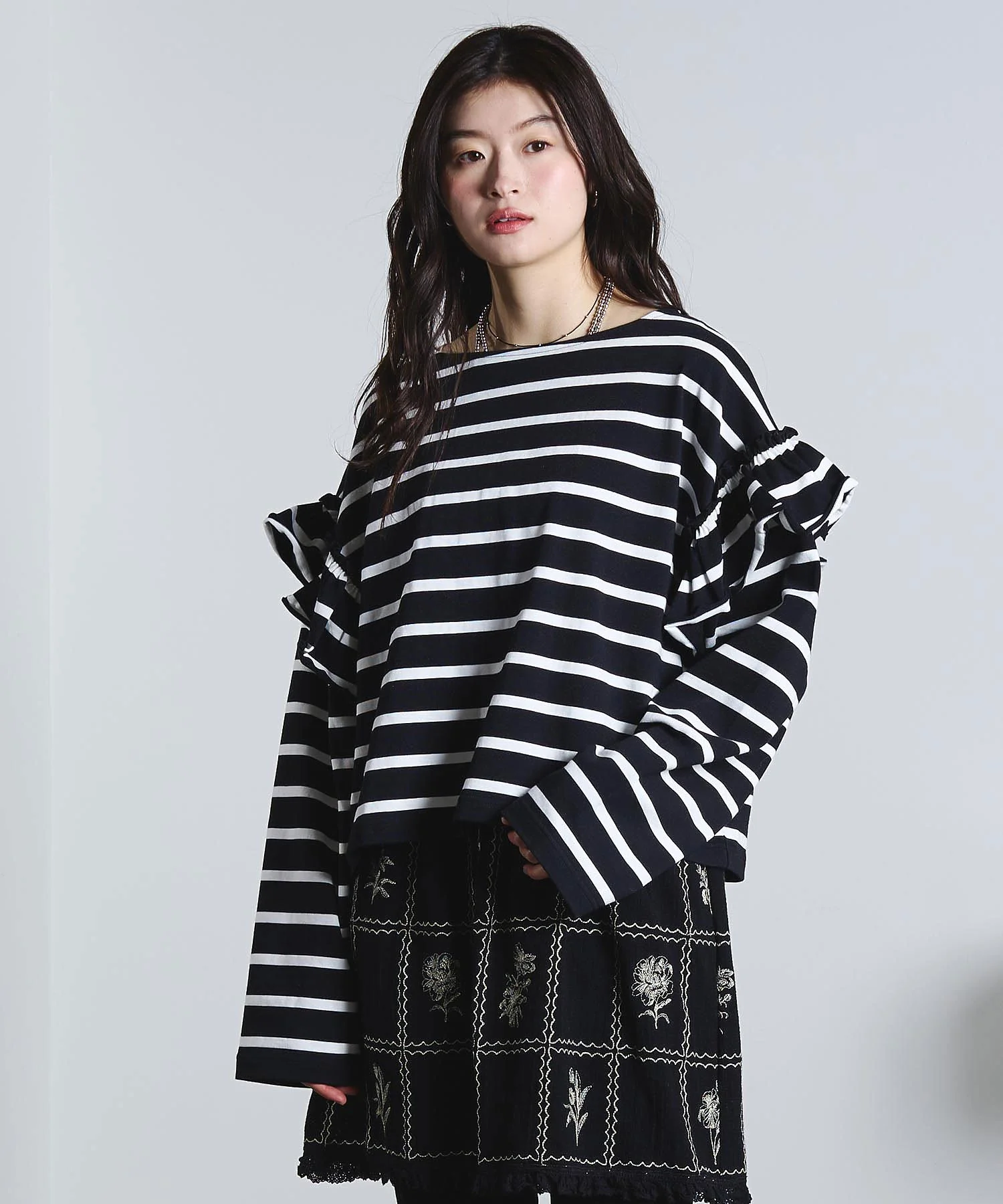mag.by c/FRILL STRIPE L/S TOP - Image 9