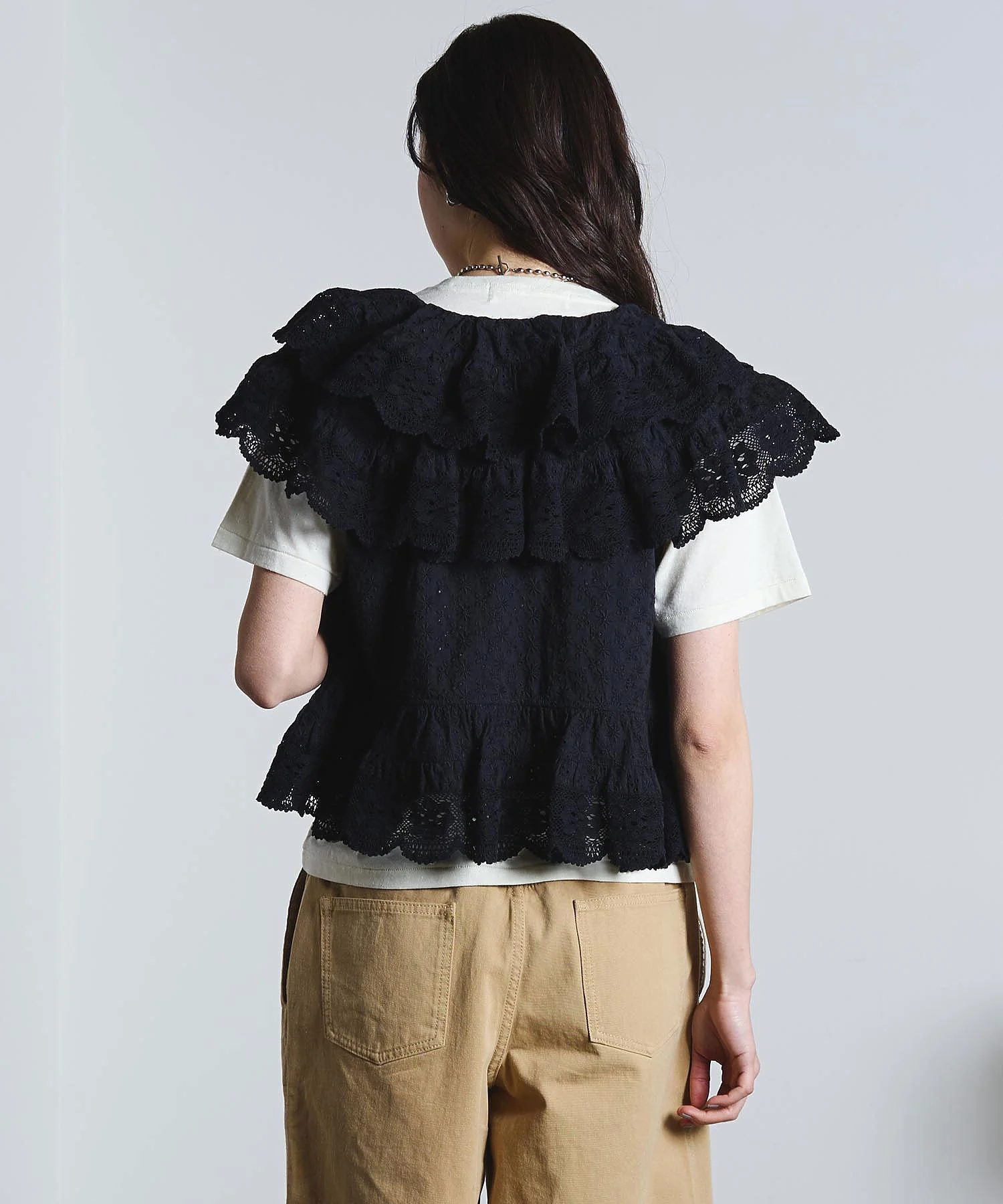 mag.by c/COTTON EMBROIDERY FRILL VEST - Image 12