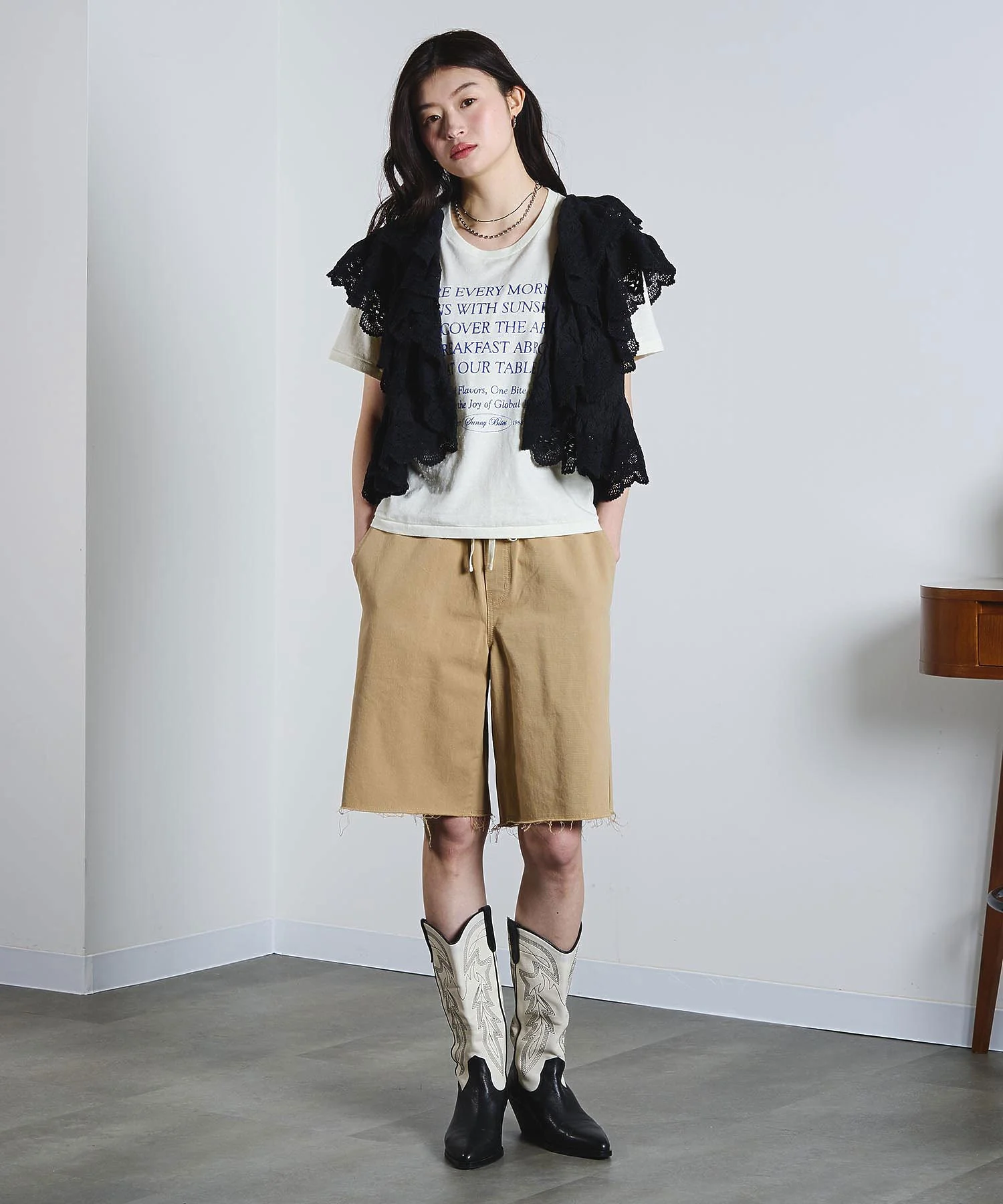 mag.by c/COTTON EMBROIDERY FRILL VEST - Image 13