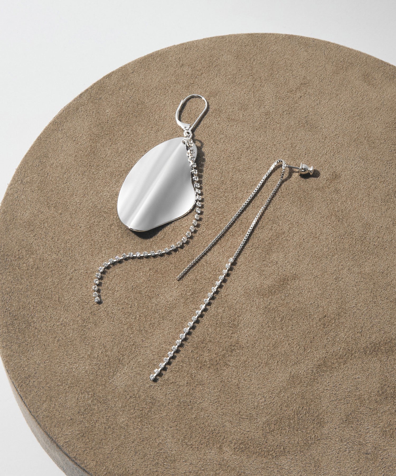 loni/LEAF BIJOU ASYMMETRY PIERCE - Image 62