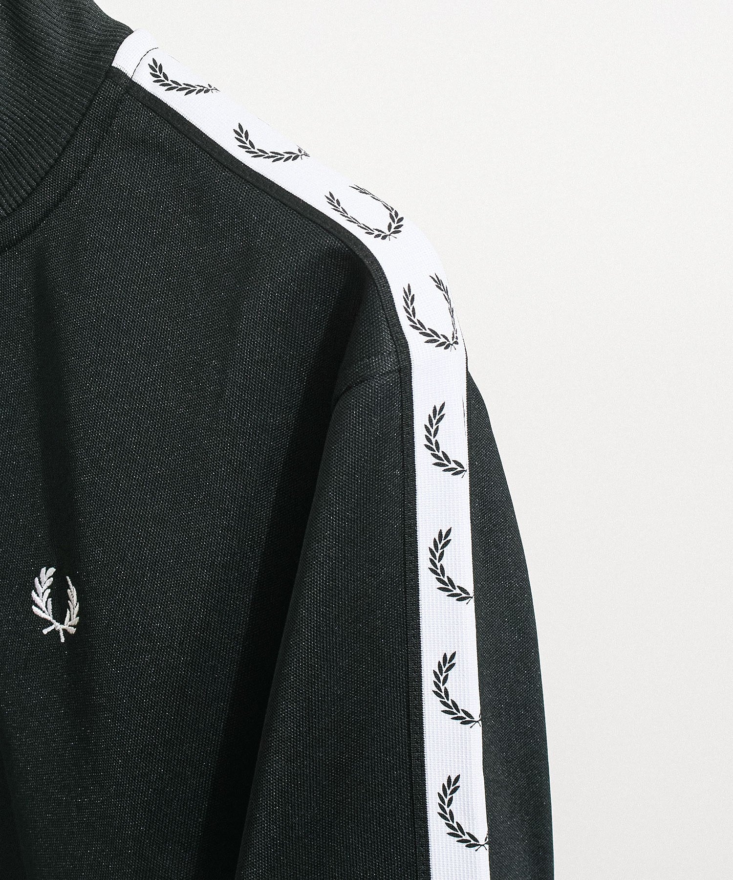 FRED PERRY/CROPPED TAPED TRACK JACKET - Image 3