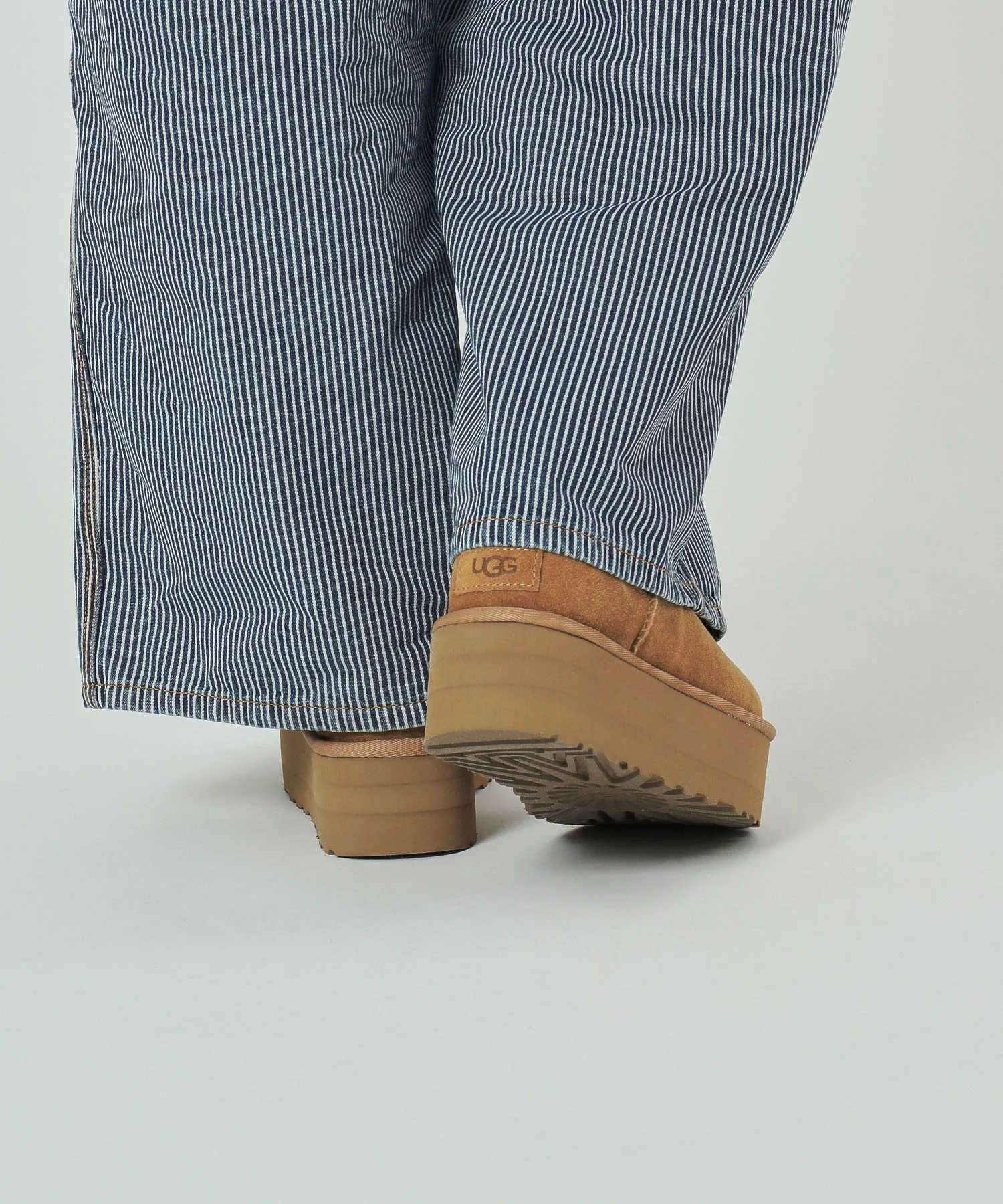UGG/W CLASSIC ULTRA MINI PLATFORM - Image 20