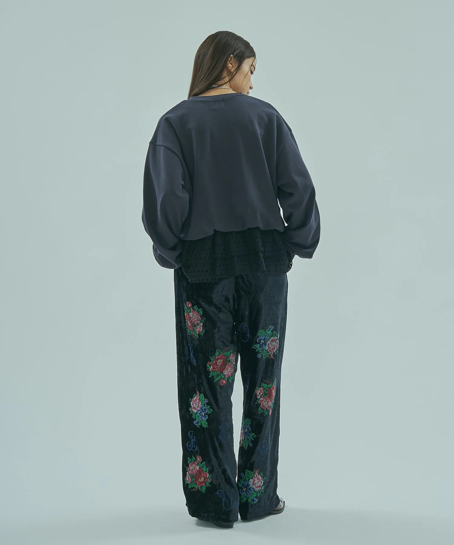 【ROSE BUD別注】INDIA IS BEAUTIFUL/ROSE EMBROIDERY VELVET PANTS - Image 11