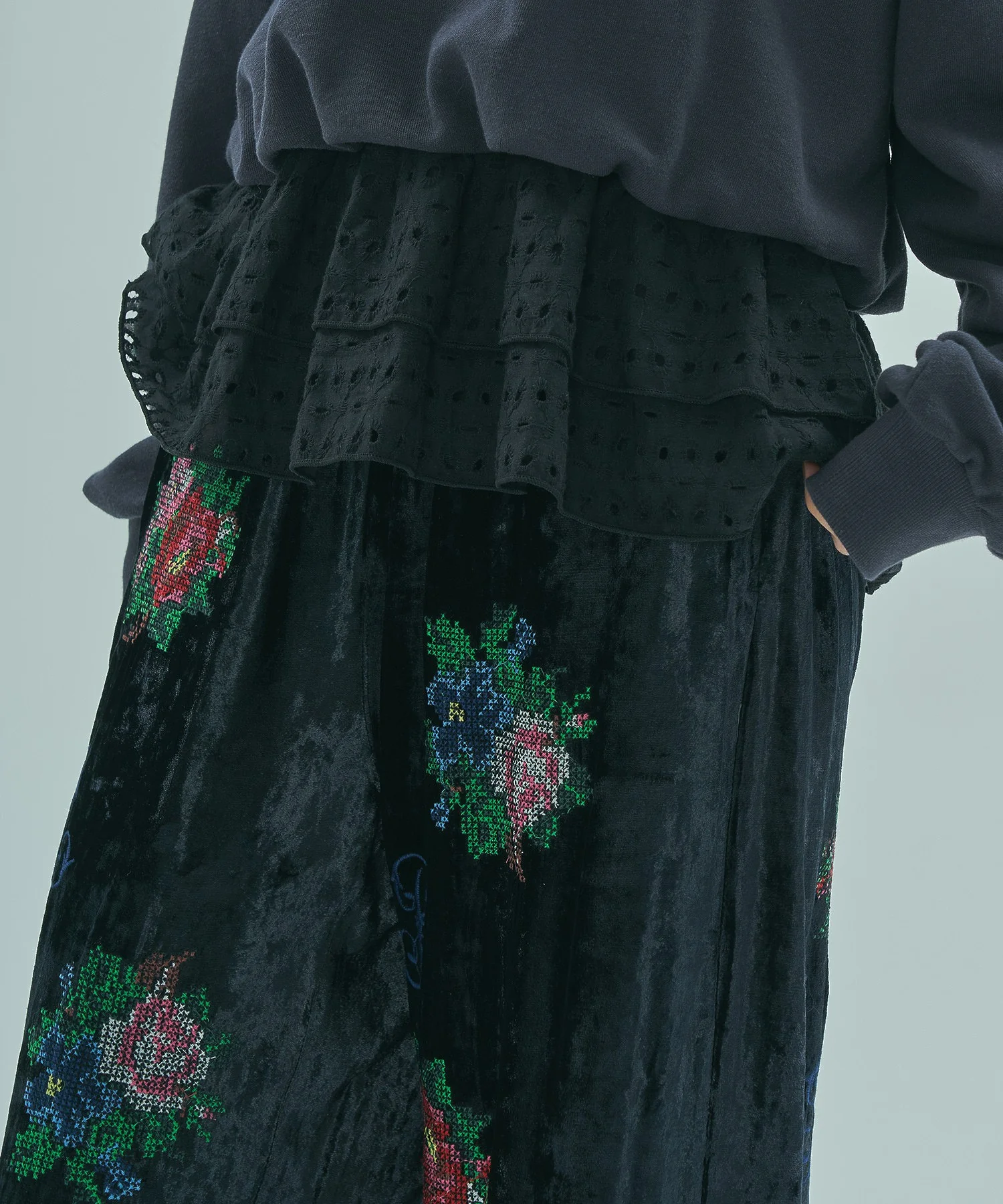 【ROSE BUD別注】INDIA IS BEAUTIFUL/ROSE EMBROIDERY VELVET PANTS - Image 13