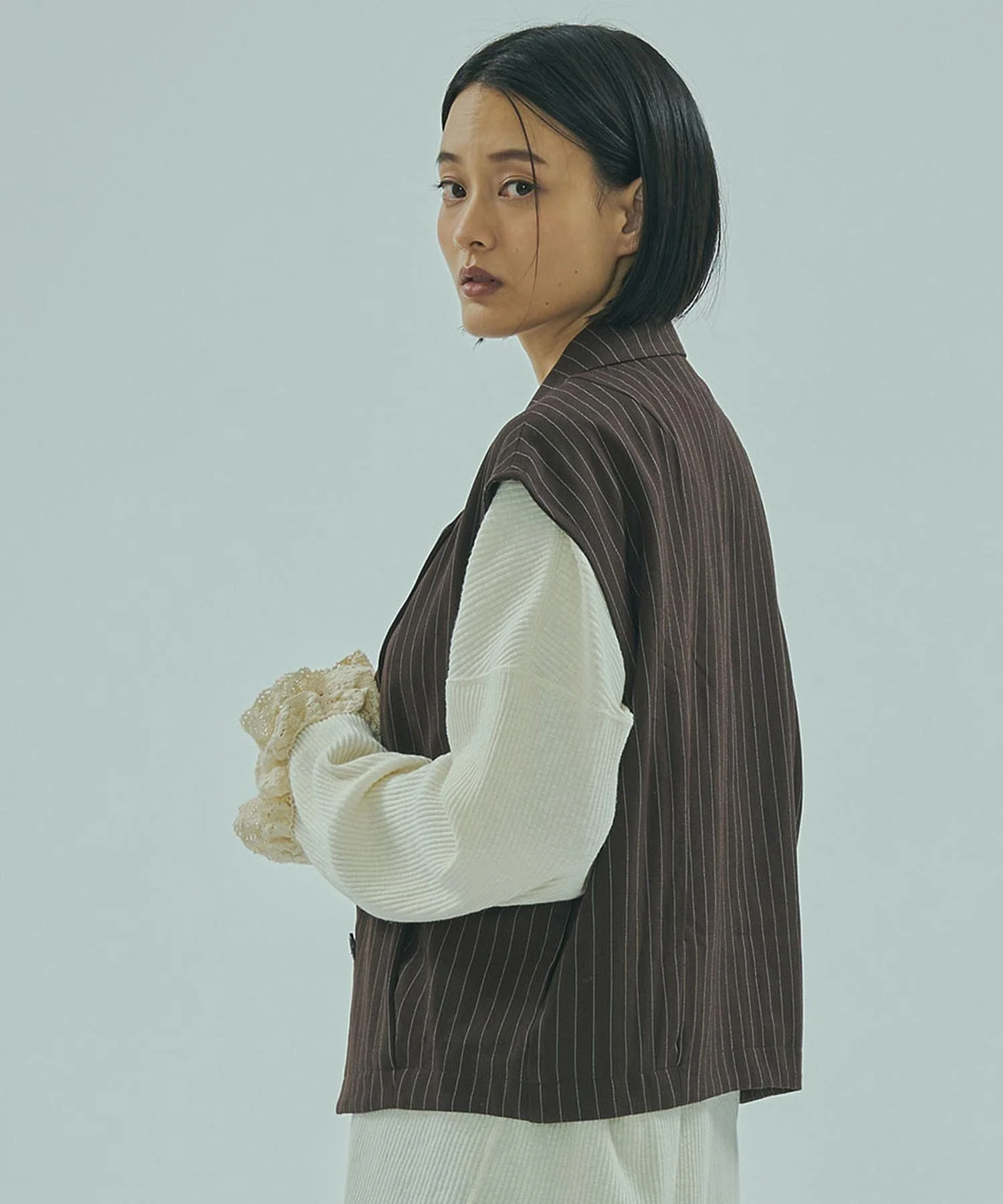TAILORED TUCK VEST - Image 4