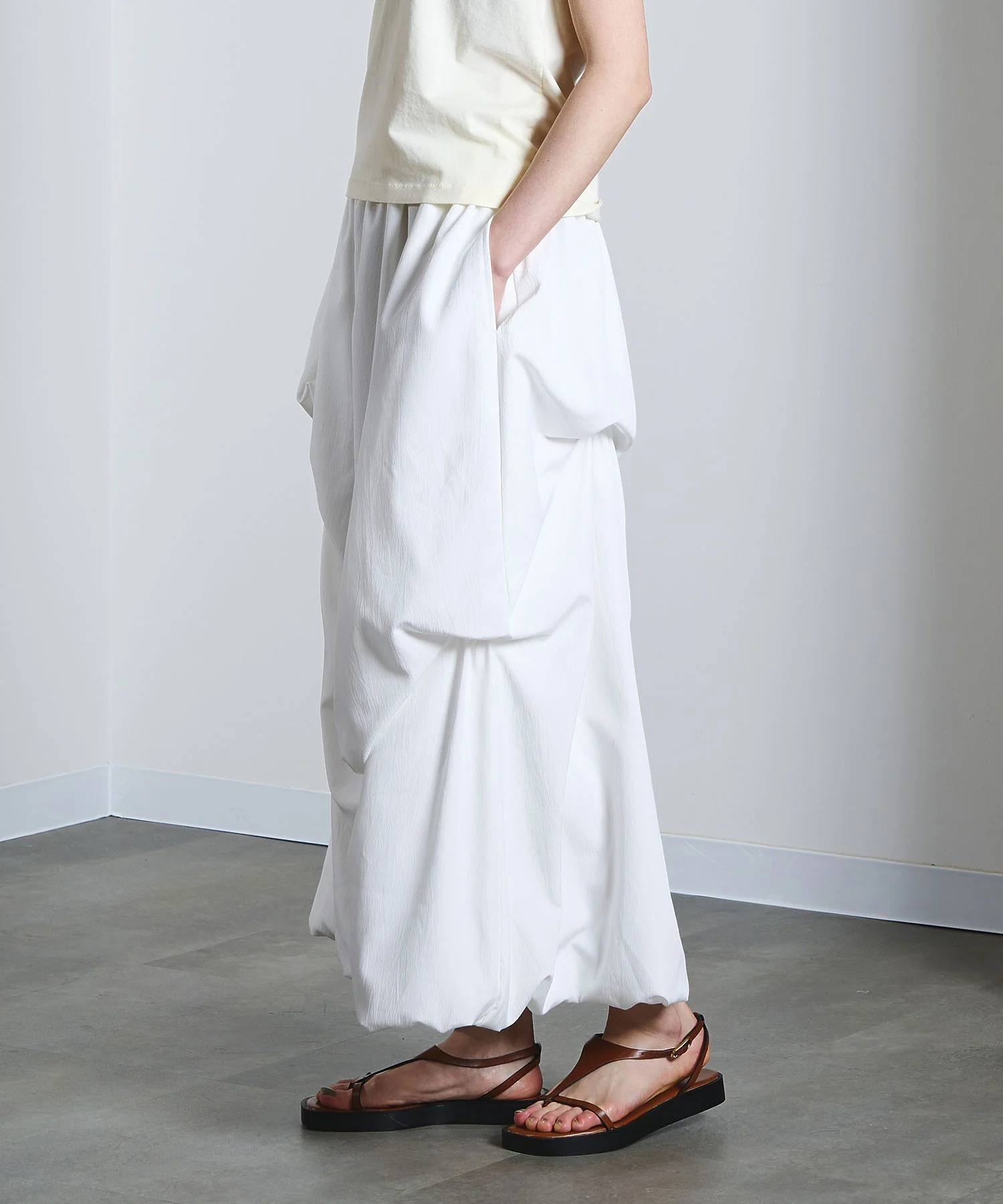 TUCK BALLOON SKIRT - Image 4