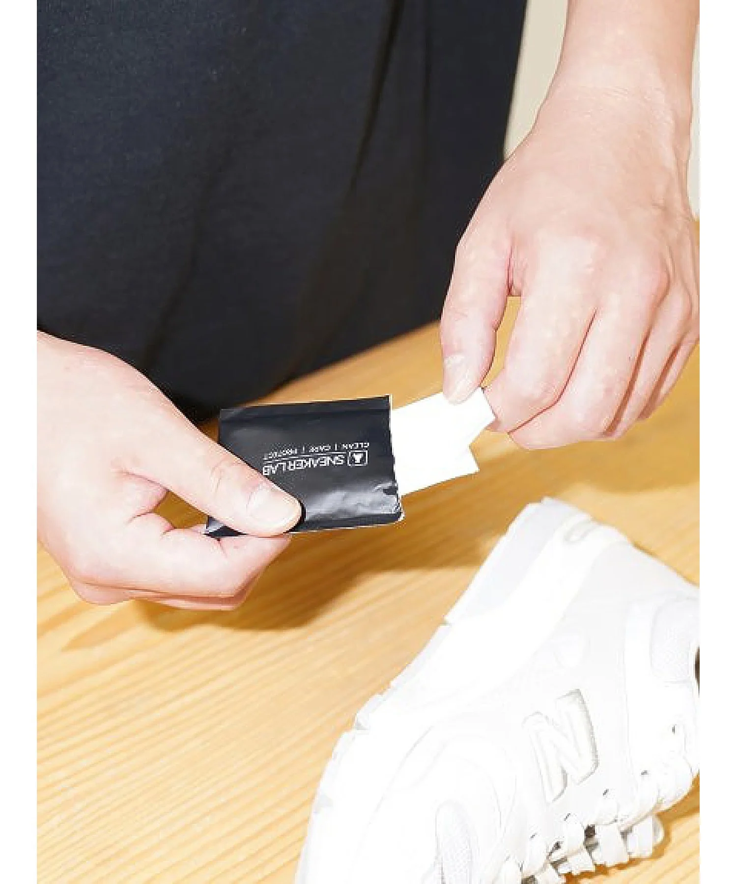 SNEAKER LAB SNEAKER WIPES -12 PACK - Image 6